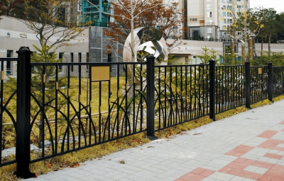 fence_by-b01-f162